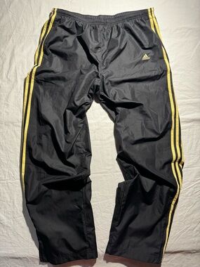 adidas Black Track Pants with Gold Stripes Size XL Loose Fit Baggy Y2K Trendy